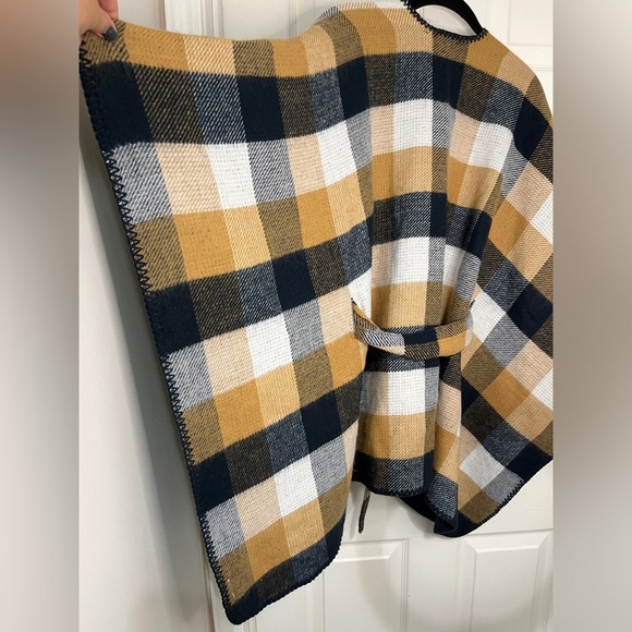 Ann Taylor Factory Plaid Poncho in Mustard and Black - Picture 8 of 10